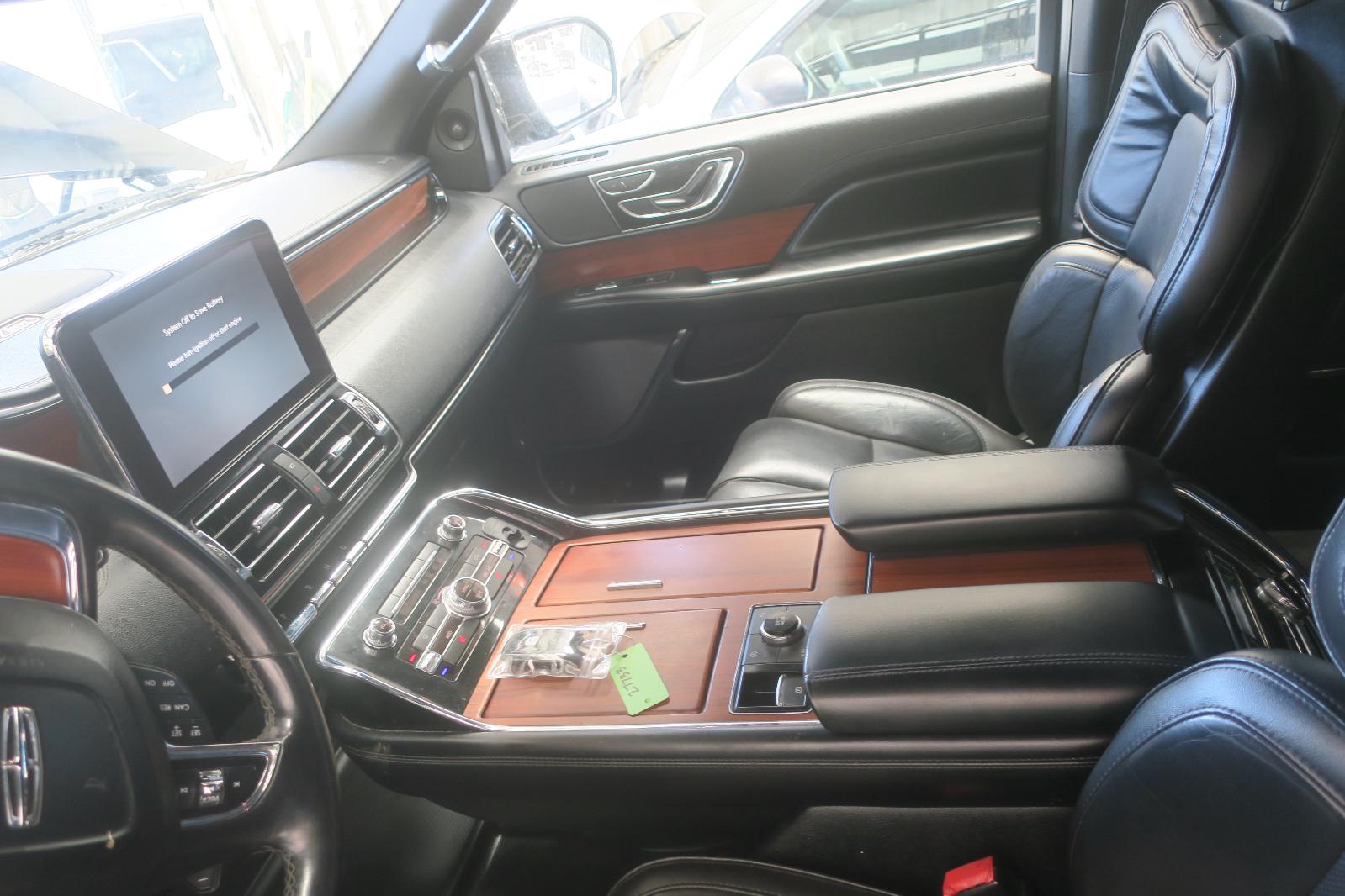 Console, Front