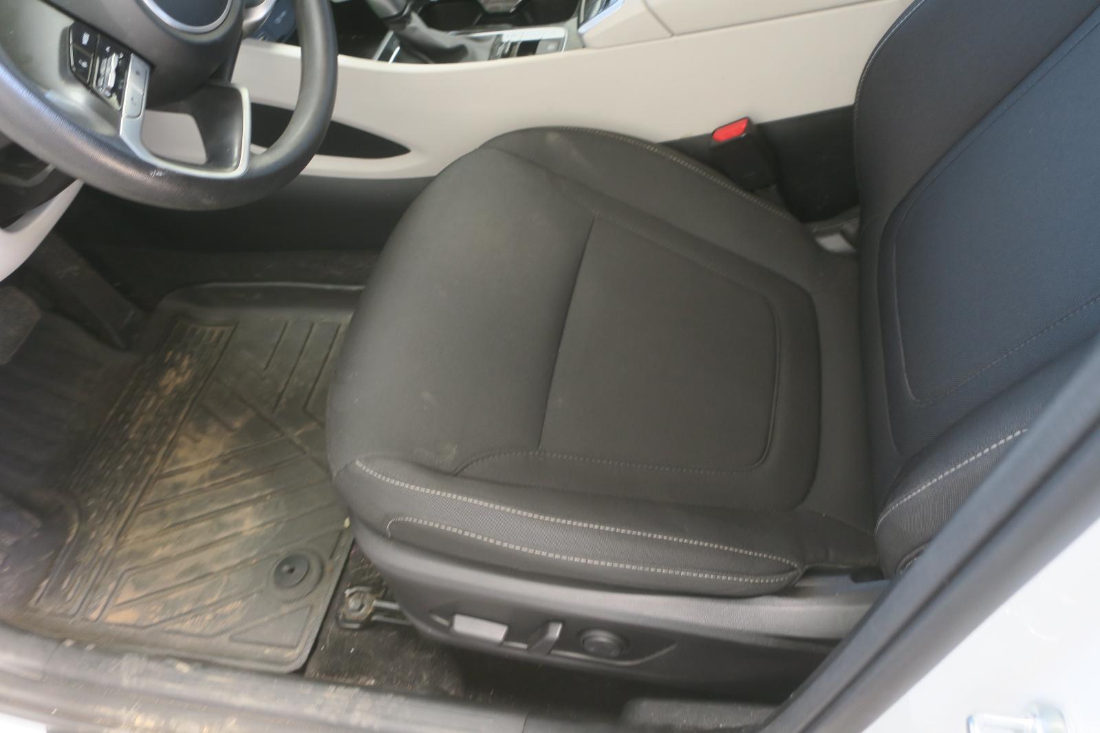 Seat, Front